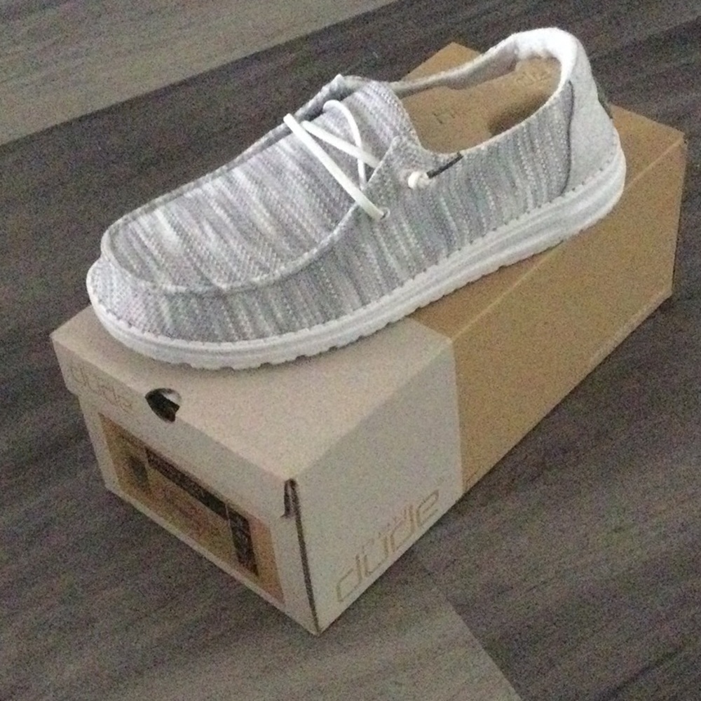 HeyDudes - women Glacier Grey - size 9